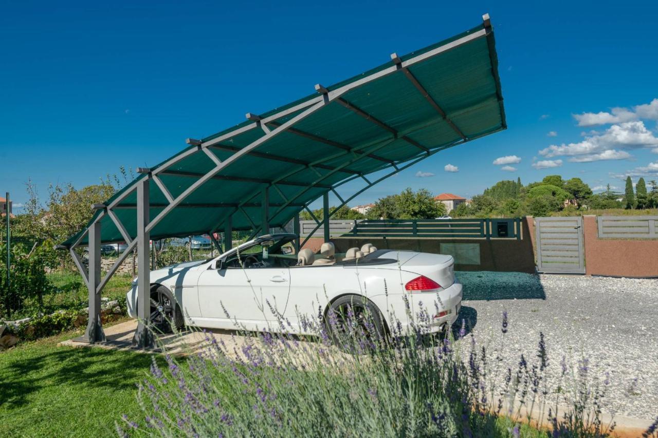 Villa Bobo Family House With Pool Vodnjan Esterno foto