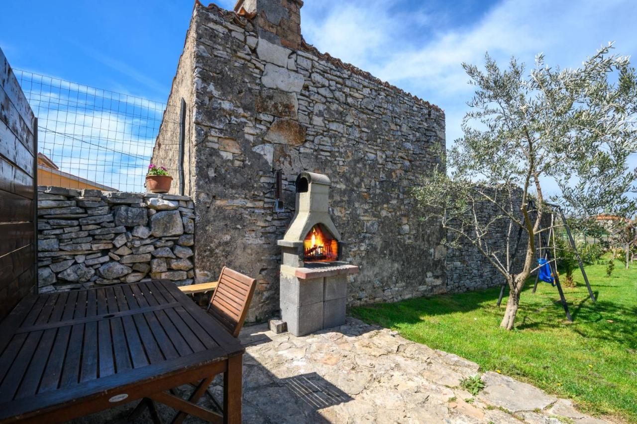Villa Bobo Family House With Pool Vodnjan Esterno foto