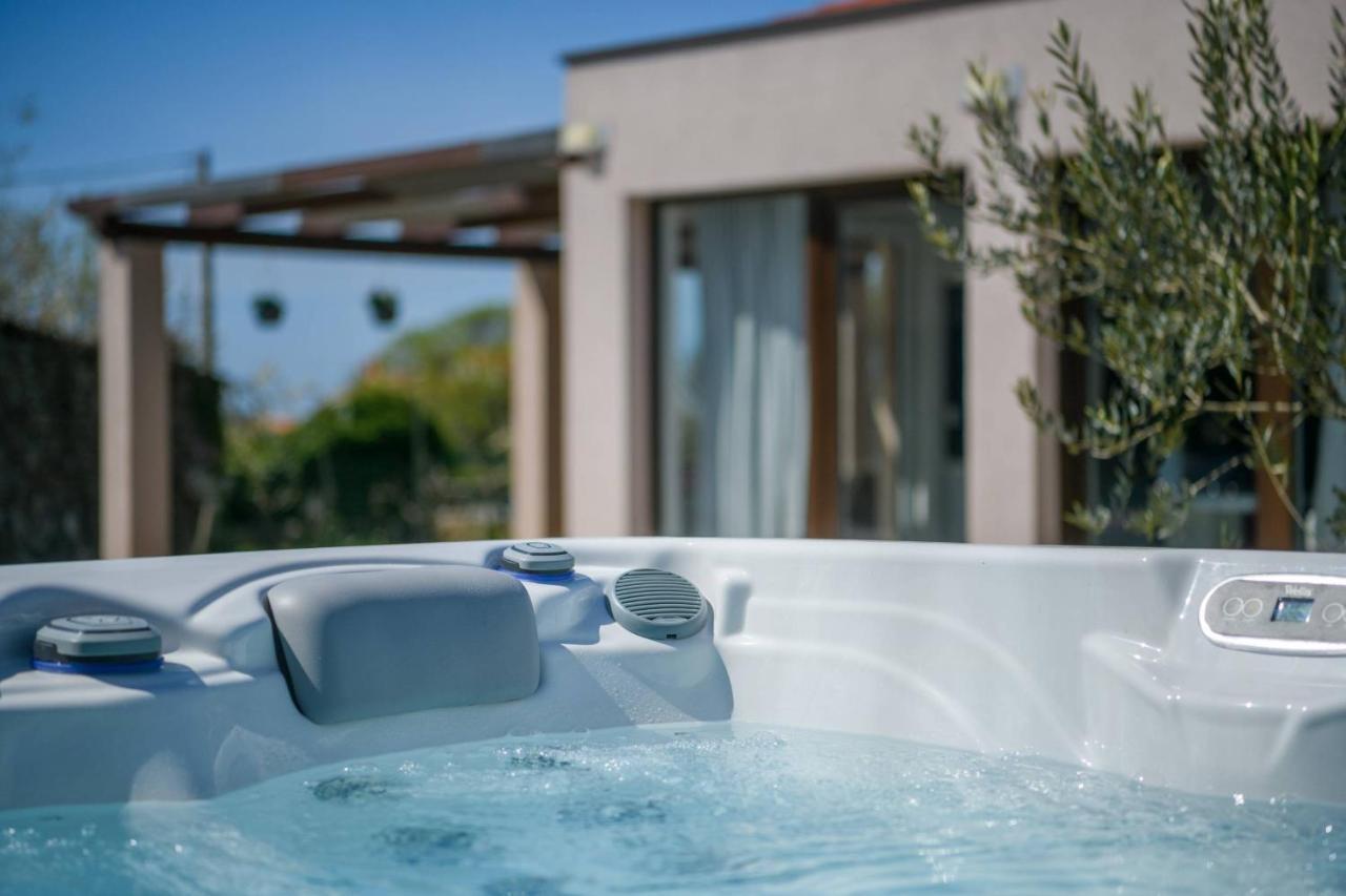 Villa Bobo Family House With Pool Vodnjan Esterno foto