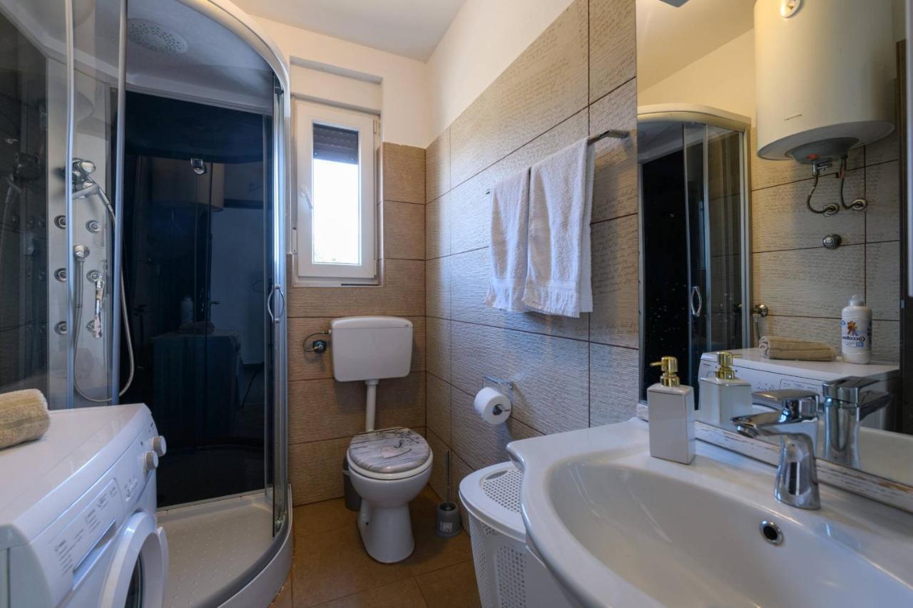 Villa Bobo Family House With Pool Vodnjan Esterno foto