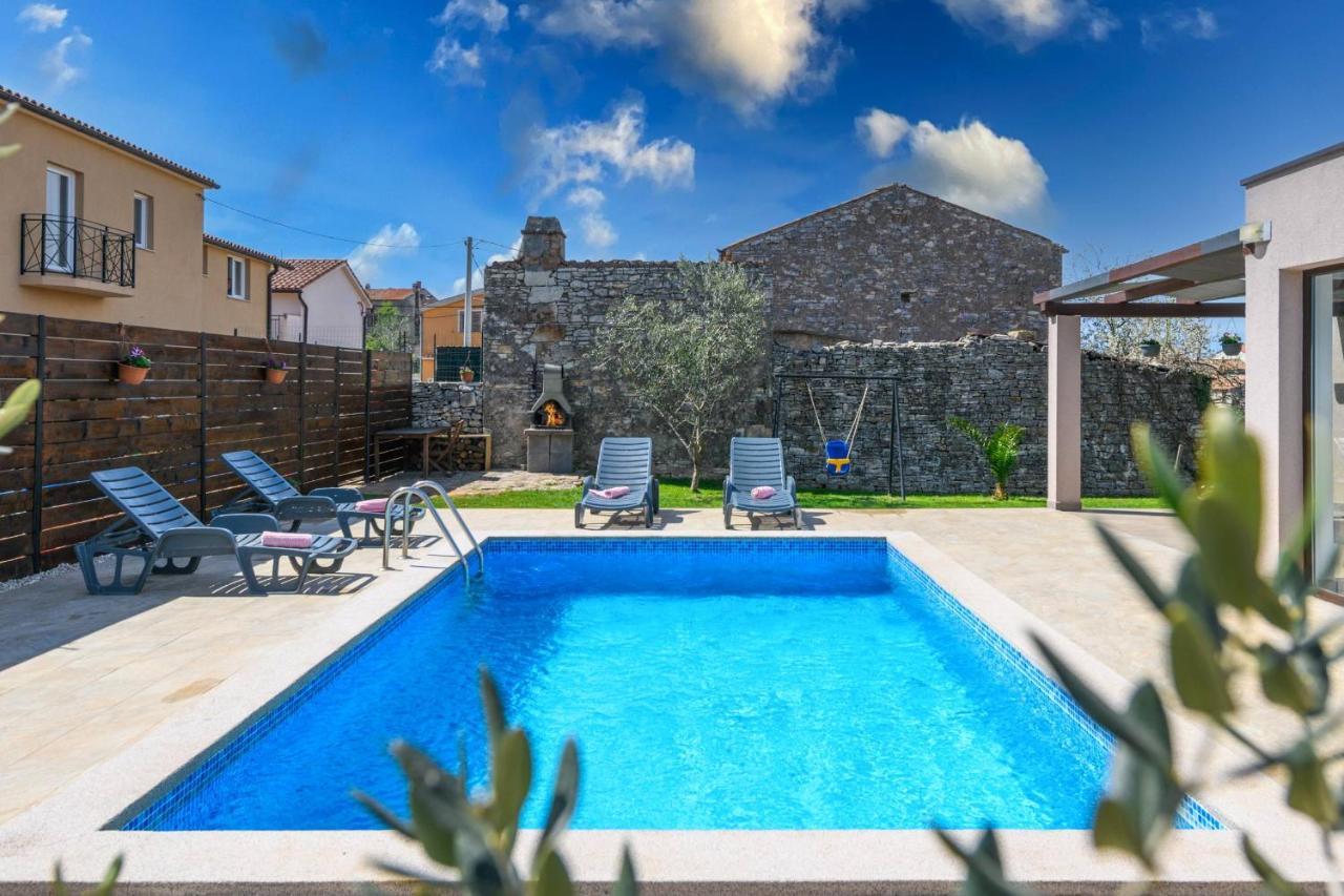 Villa Bobo Family House With Pool Vodnjan Esterno foto