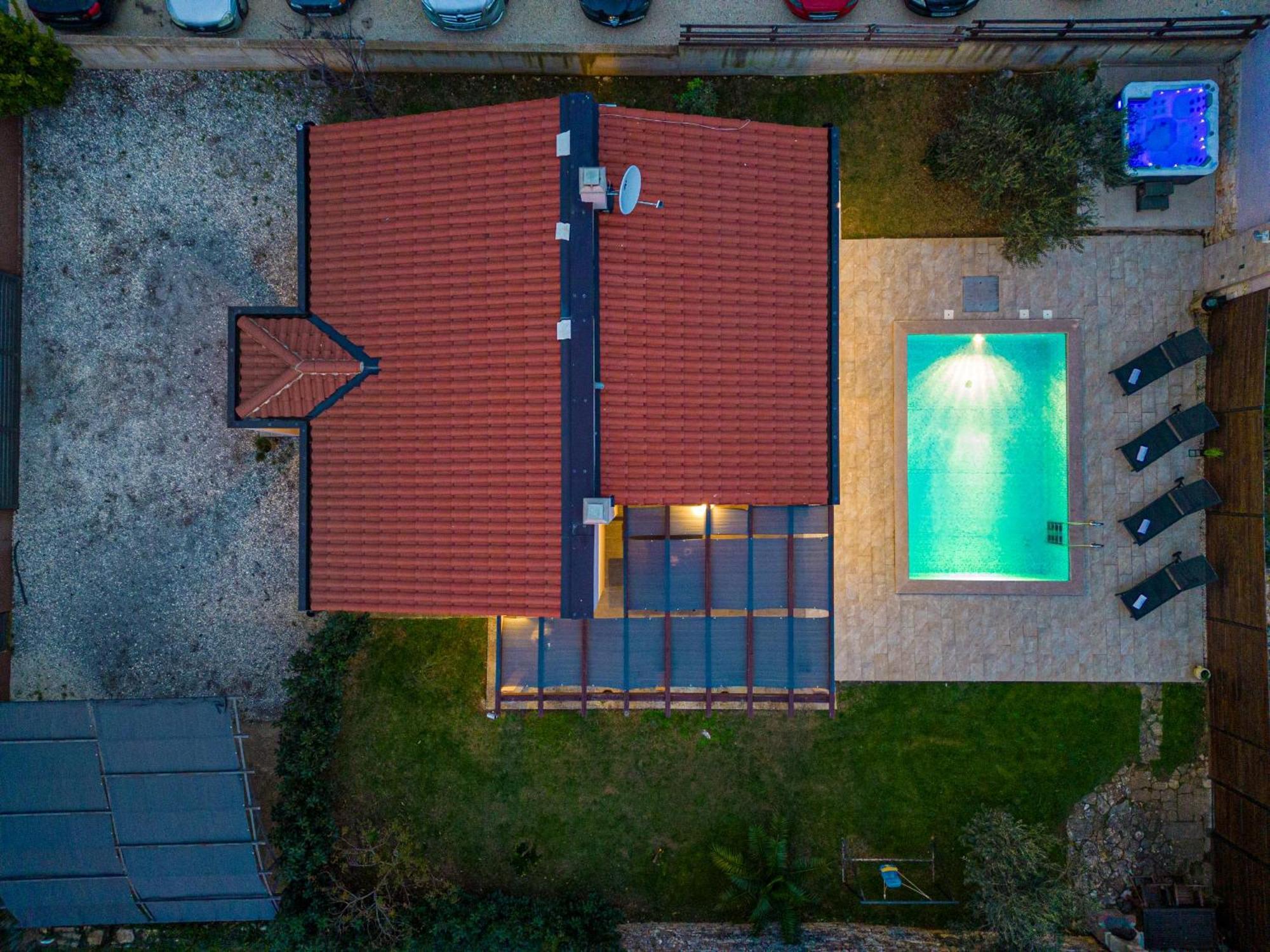 Villa Bobo Family House With Pool Vodnjan Esterno foto